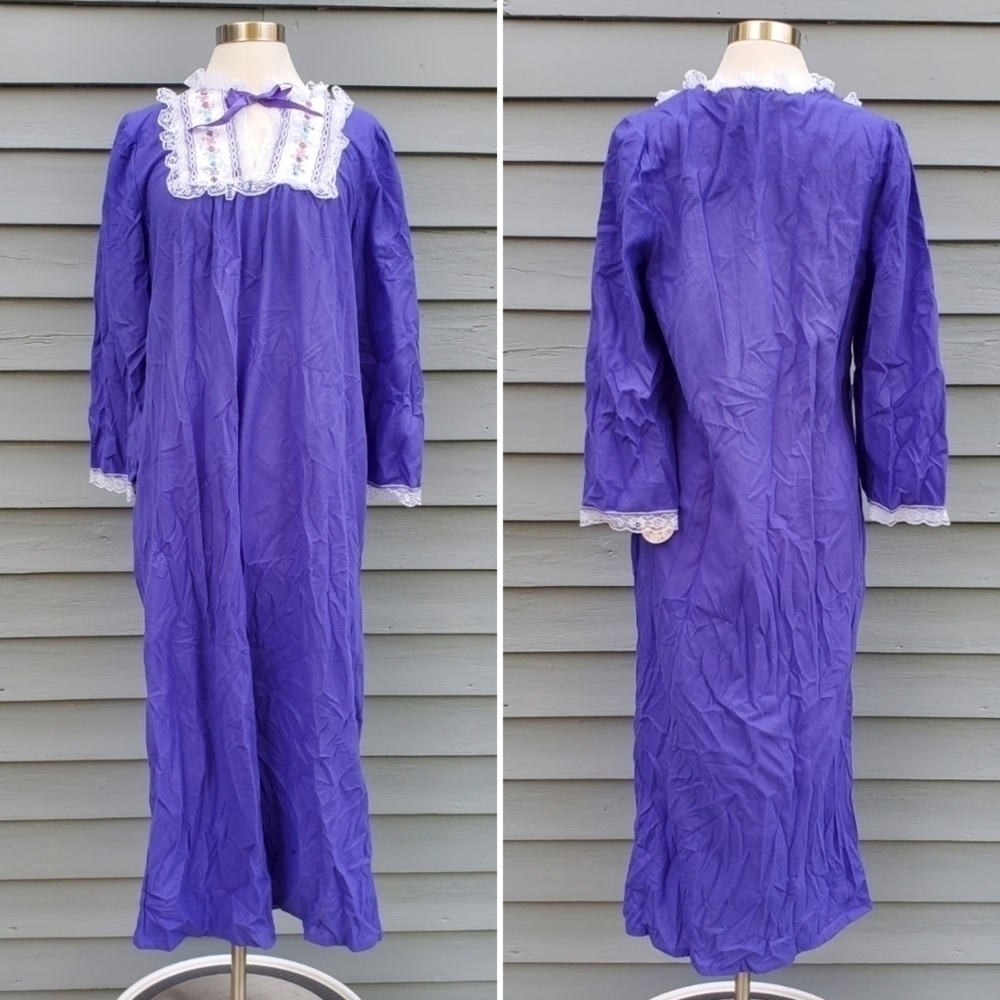 Vintage‎ 70s Boho Spotlight NWT Soft Purple and Lace Floral Slip Nightgown Md